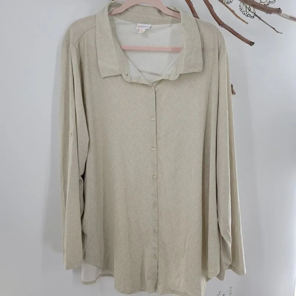 Lularoe Valentina button up tunic